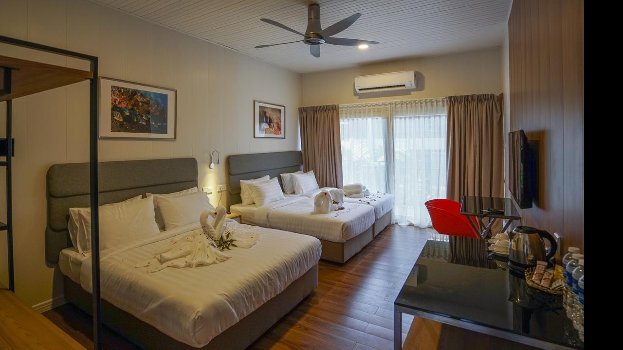 Aman Tioman Beach Resort Kampung Genting Exterior photo